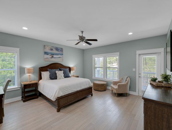 Luxurious 9 Bedroom Retreat with Private Pool Near Seaside and Seagrove Beach