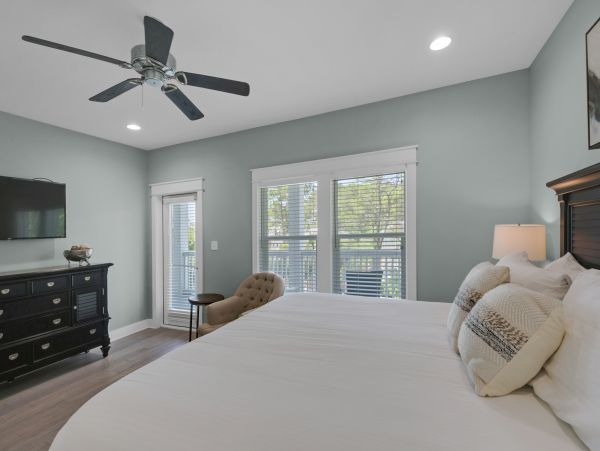 Luxurious 9 Bedroom Retreat with Private Pool Near Seaside and Seagrove Beach