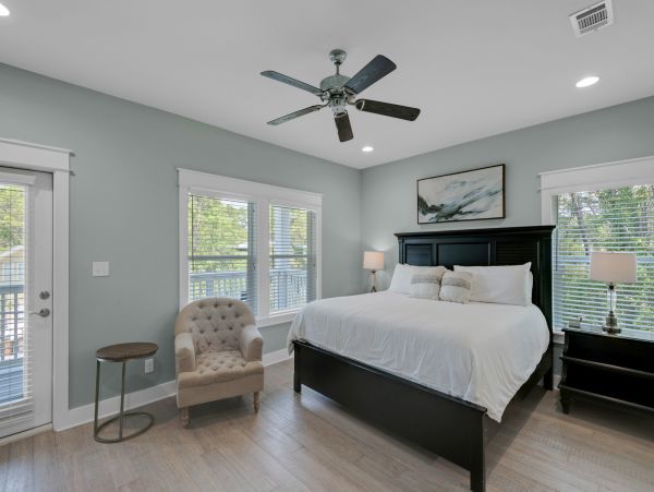 Luxurious 9 Bedroom Retreat with Private Pool Near Seaside and Seagrove Beach