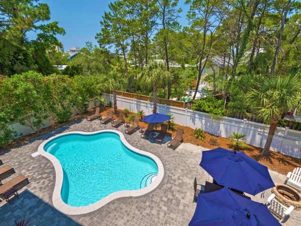 Luxurious 9 Bedroom Retreat with Private Pool Near Seaside and Seagrove Beach