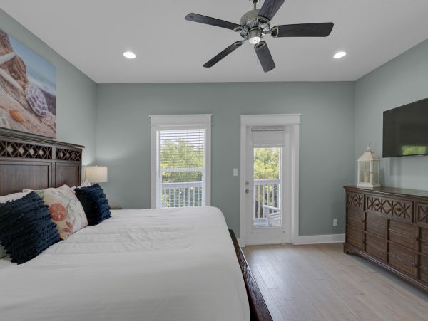 Luxurious 9 Bedroom Retreat with Private Pool Near Seaside and Seagrove Beach