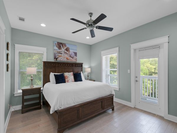 Luxurious 9 Bedroom Retreat with Private Pool Near Seaside and Seagrove Beach