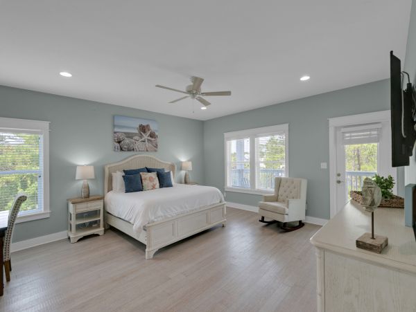 Luxurious 9 Bedroom Retreat with Private Pool Near Seaside and Seagrove Beach