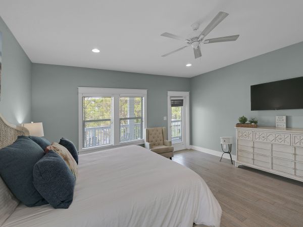 Luxurious 9 Bedroom Retreat with Private Pool Near Seaside and Seagrove Beach