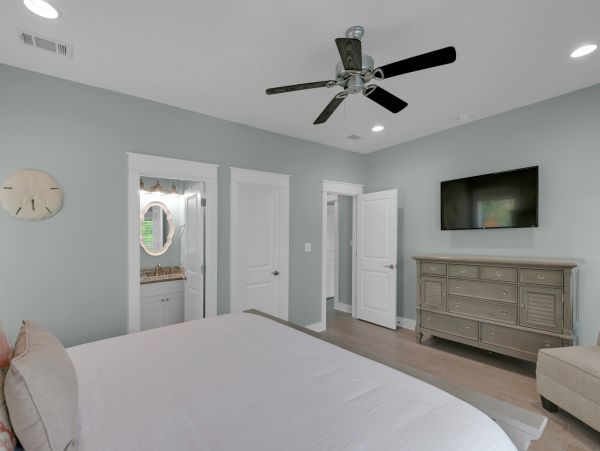 Luxurious 9 Bedroom Retreat with Private Pool Near Seaside and Seagrove Beach