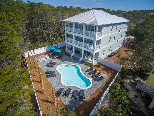 Luxurious 9 Bedroom Retreat with Private Pool Near Seaside and Seagrove Beach