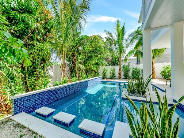 New Arrival Holmes Beach Vacation Home Four Bedroom One Min Walk to Beach