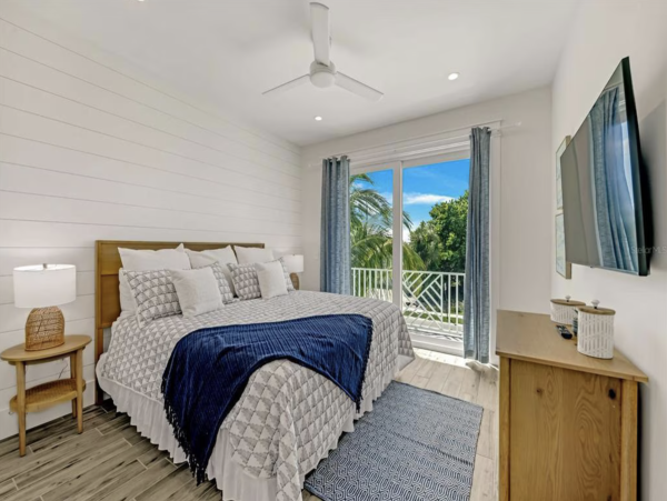 New Arrival Holmes Beach Vacation Home Four Bedroom One Min Walk to Beach