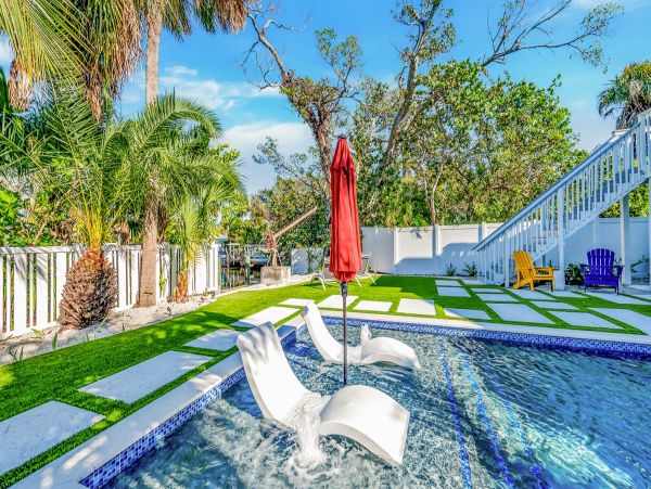 Anna Maria Vacation Home Three Bedroom Walk to Beach