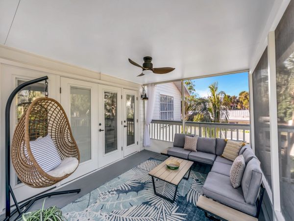 Anna Maria Vacation Home Three Bedroom Walk to Beach
