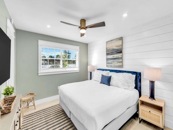 Anna Maria Vacation Home Three Bedroom Walk to Beach