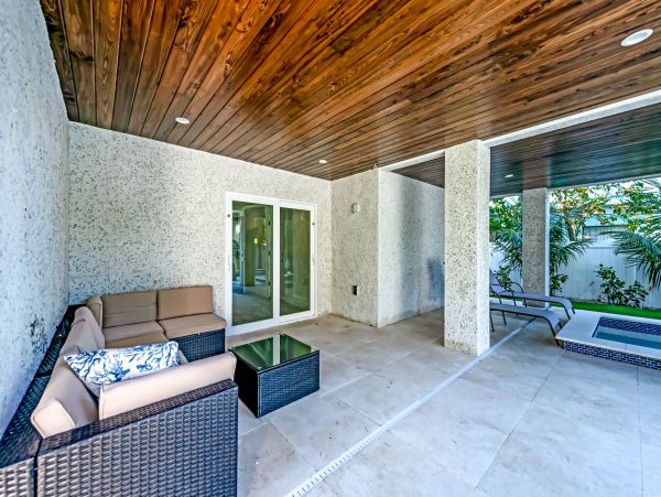 Unforgettable 7 Bedroom Vacation Home Pool & Spa