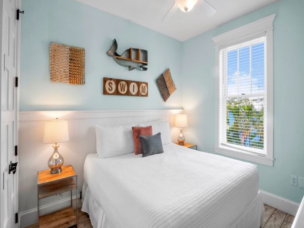 Bradenton Beach Luxury Vacation Rental  9-Bedroom Anna Maria Island Retreat with Pool & Rooftop Deck
