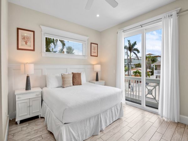 Bradenton Beach Luxury Vacation Rental  9-Bedroom Anna Maria Island Retreat with Pool & Rooftop Deck