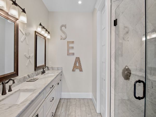 Bradenton Beach Luxury Vacation Rental  9-Bedroom Anna Maria Island Retreat with Pool & Rooftop Deck
