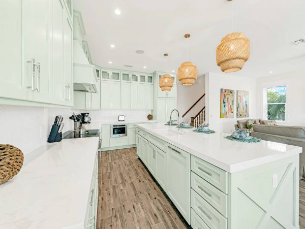 An Island Paradise with Rooftop Views of Bay & Gulf