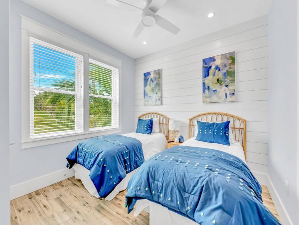 An Island Paradise with Rooftop Views of Bay & Gulf