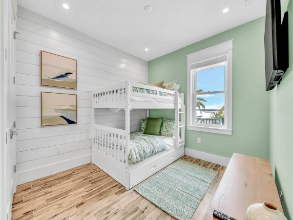 An Island Paradise with Rooftop Views of Bay & Gulf