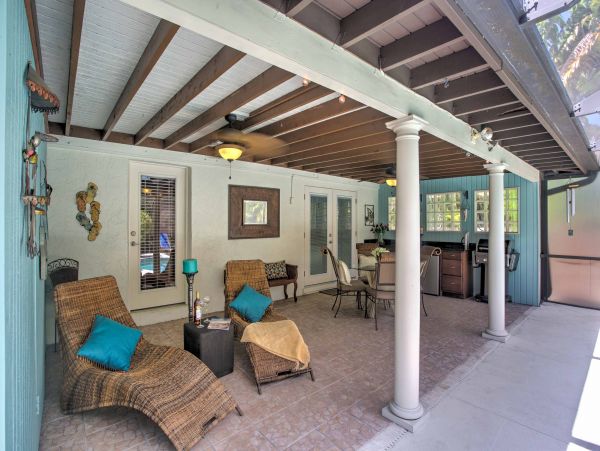 Charming Vacation Bungalow A Stroll to Bluebill Beach With Pool