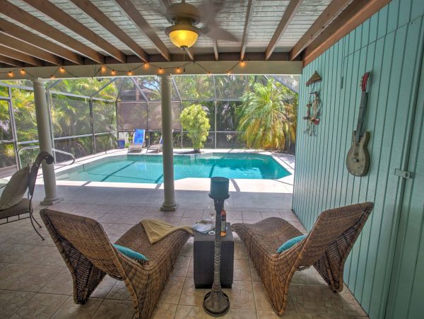 Charming Vacation Bungalow A Stroll to Bluebill Beach With Pool