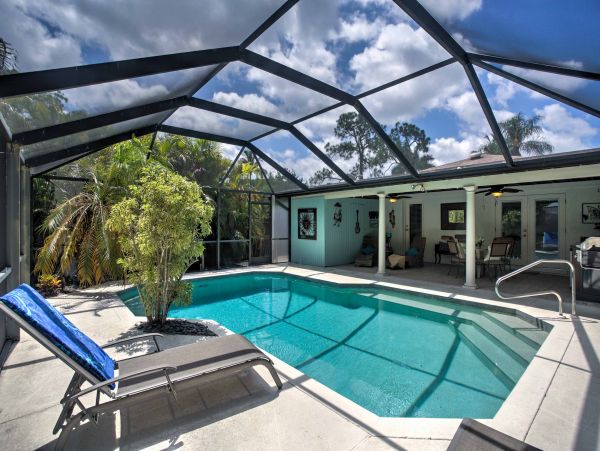 Charming Vacation Bungalow A Stroll to Bluebill Beach With Pool
