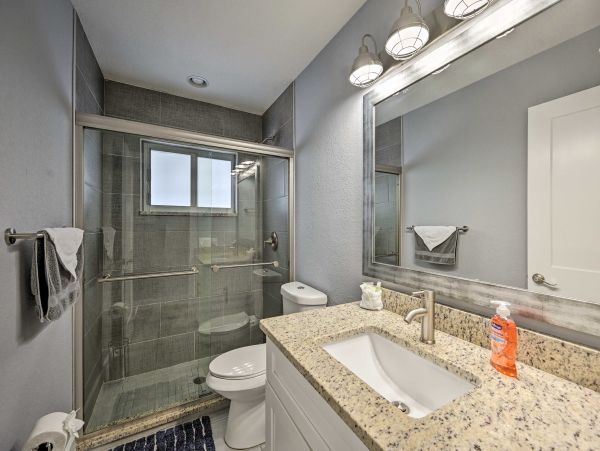 Modern Three Bedroom Oasis Almost On the Beach Naples Park