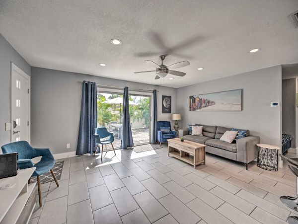 Modern Three Bedroom Oasis Almost On the Beach Naples Park