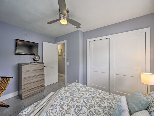 Modern Three Bedroom Oasis Almost On the Beach Naples Park