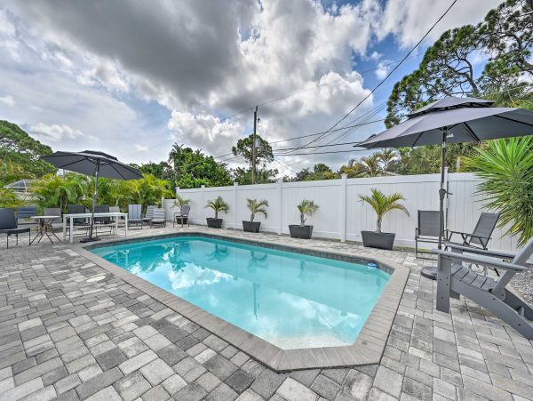 Modern Three Bedroom Oasis Almost On the Beach Naples Park