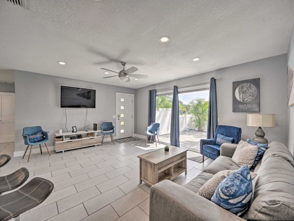 Modern Three Bedroom Oasis Almost On the Beach Naples Park