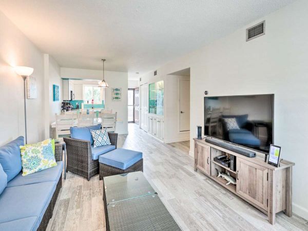 Ponce Inlet Vacation Condo Two Bedroom Walk to Beach