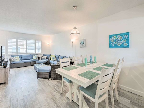 Ponce Inlet Vacation Condo Two Bedroom Walk to Beach