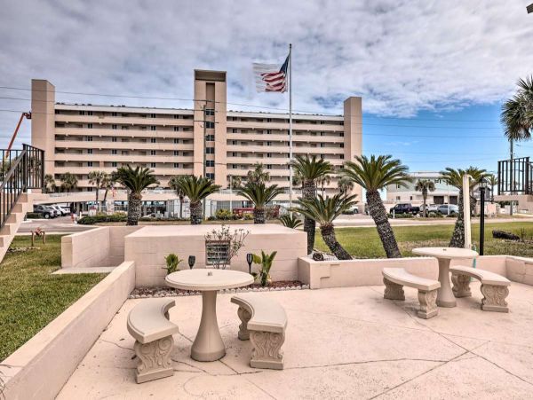 Ponce Inlet Vacation Condo Two Bedroom Walk to Beach