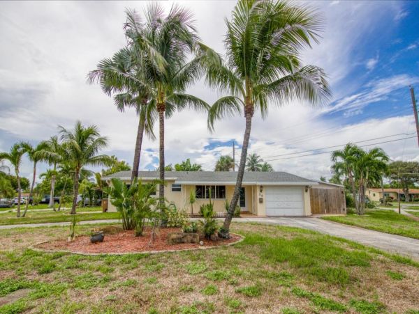 Charming 3 Bedroom Home with Game Room