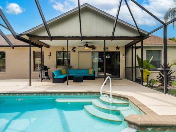 Cape Coral 3 Bedroom Vacation Home Pool & Spa
