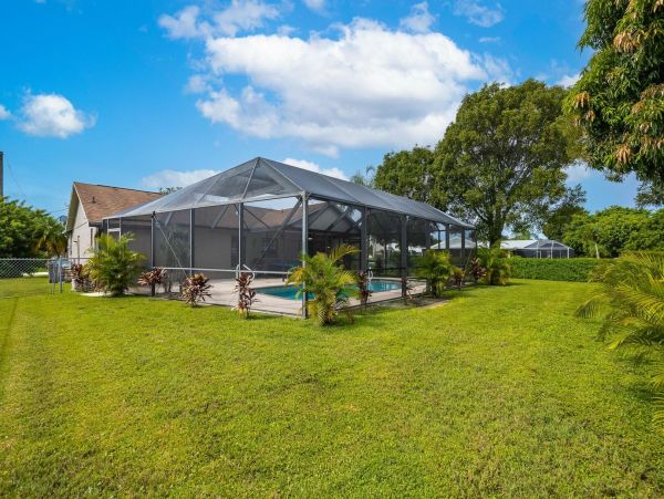 Cape Coral 3 Bedroom Vacation Home Pool & Spa