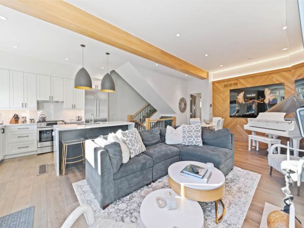 Luxury 3 Bedroom Townhome with Grill & Views