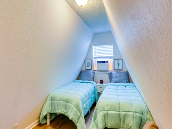 3 bedroom Family Home near beach