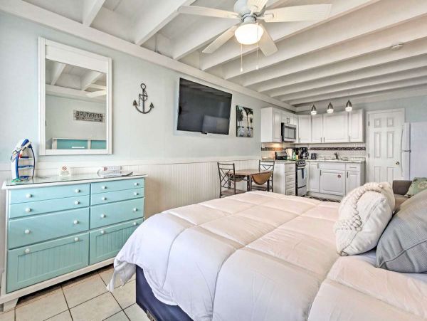 Panama City Studio Sleeps Four Guests On Beach