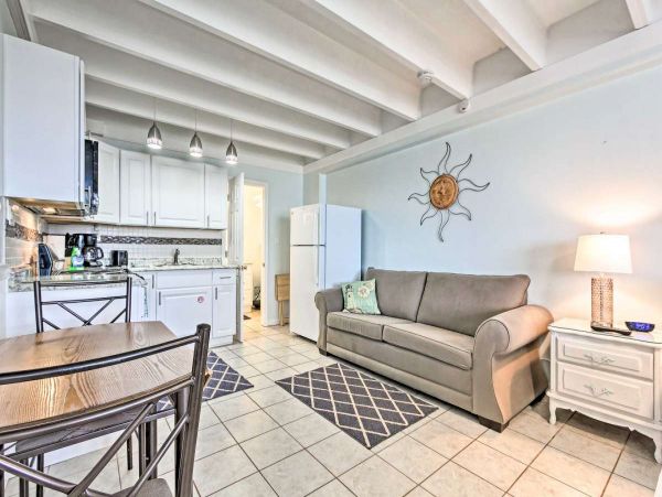 Panama City Studio Sleeps Four Guests On Beach