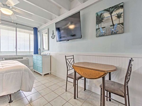 Panama City Studio Sleeps Four Guests On Beach