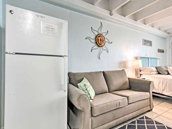 Panama City Studio Sleeps Four Guests On Beach