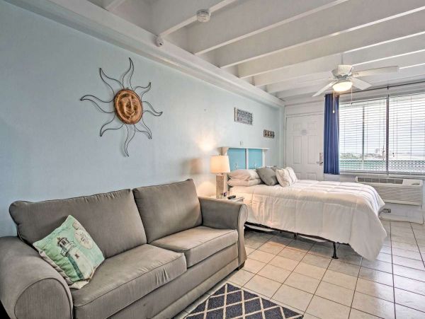 Panama City Studio Sleeps Four Guests On Beach