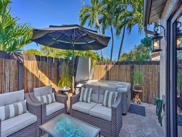 Charming Two Bedroom Vacation Townhome in Fort Myers