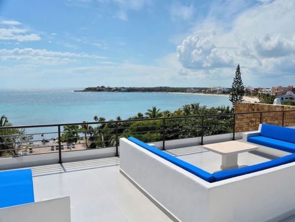 Oceanfront Luxury Vacation Villa in Tulum 1500sq ft Pool Staff