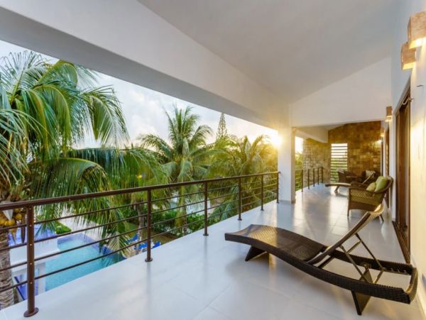 Oceanfront Luxury Vacation Villa in Tulum 1500sq ft Pool Staff