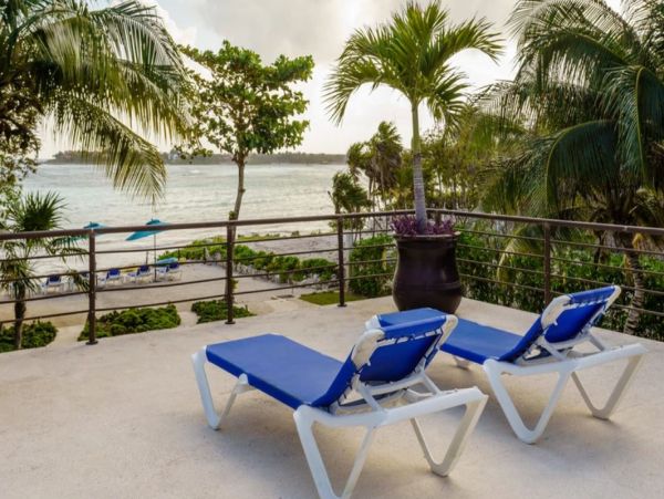 Oceanfront Luxury Vacation Villa in Tulum 1500sq ft Pool Staff