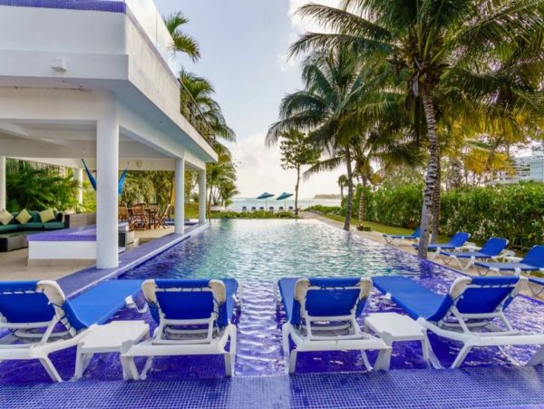 Oceanfront Luxury Vacation Villa in Tulum 1500sq ft Pool Staff