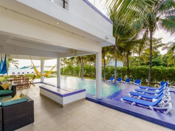Oceanfront Luxury Vacation Villa in Tulum 1500sq ft Pool Staff