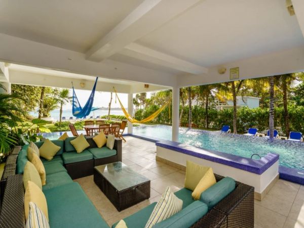 Oceanfront Luxury Vacation Villa in Tulum 1500sq ft Pool Staff